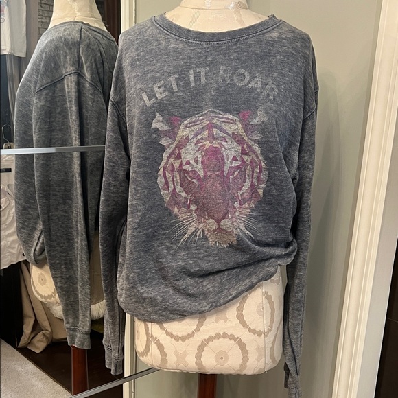 Signorelli Tops - Signorelli Charcoal Pullover with Cream Logo